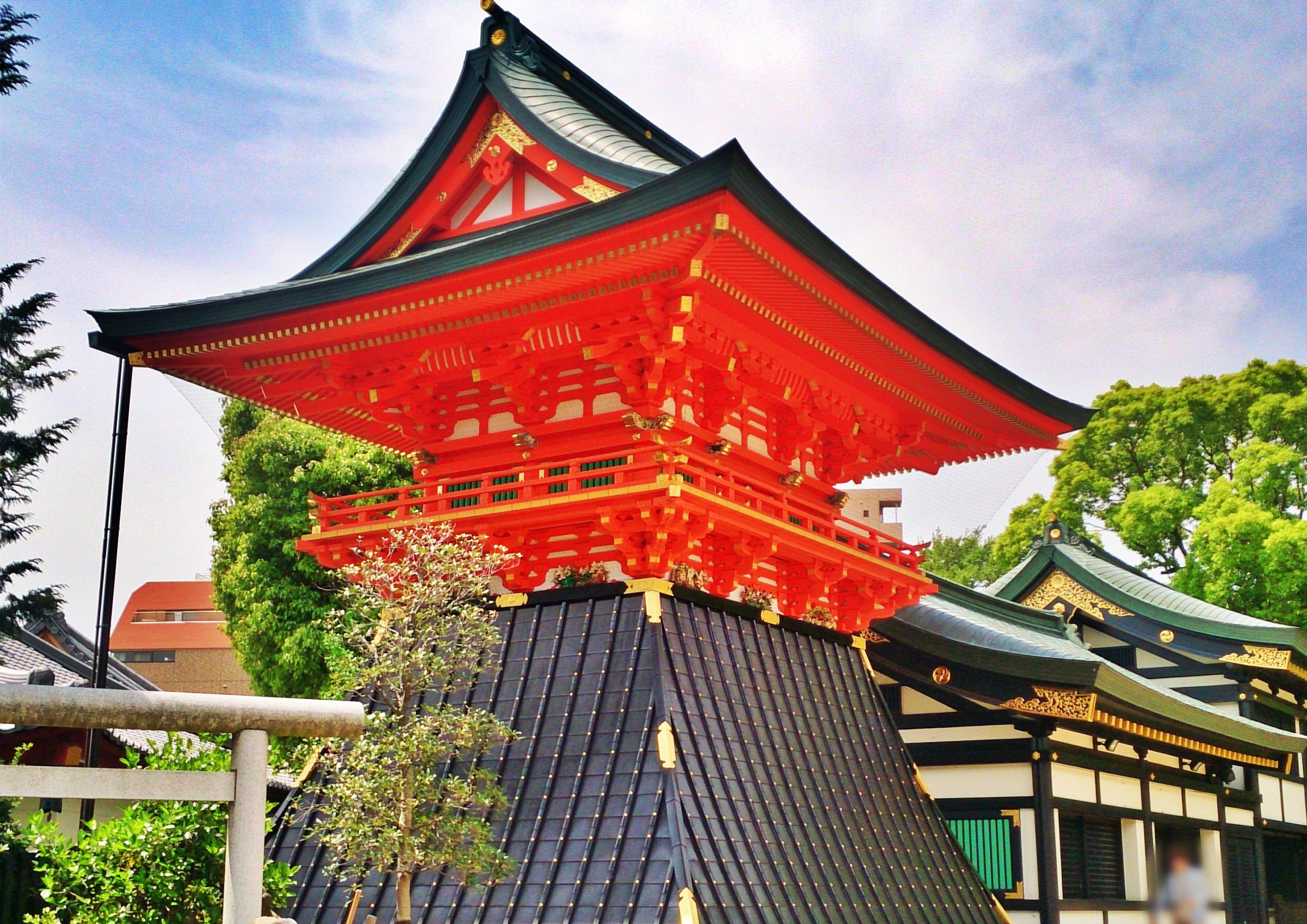 穴八幡宮の境内にある鐘楼 穴八幡宮の境内にある鐘楼
