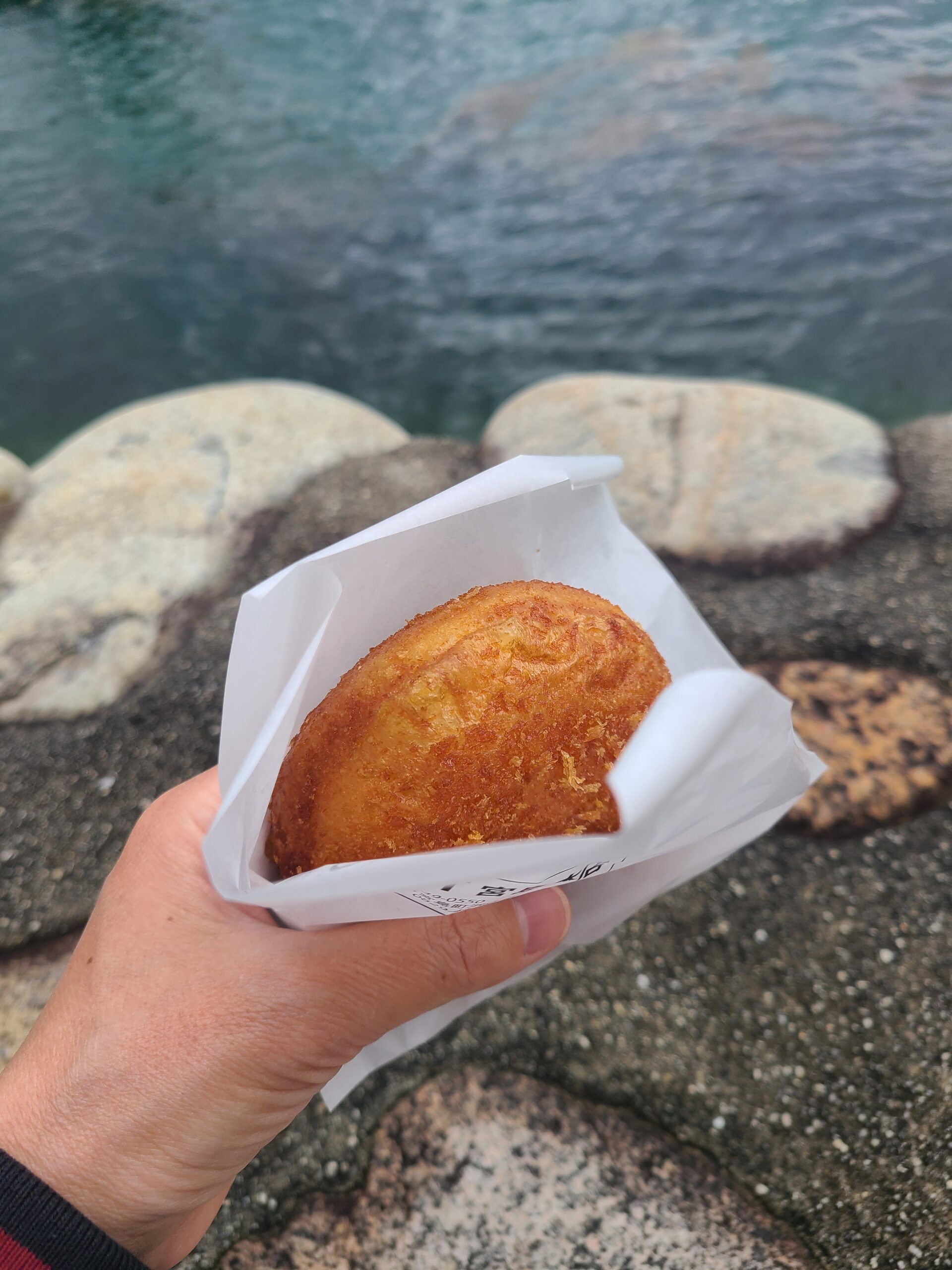 ビックセットの牡蠣カレーパン