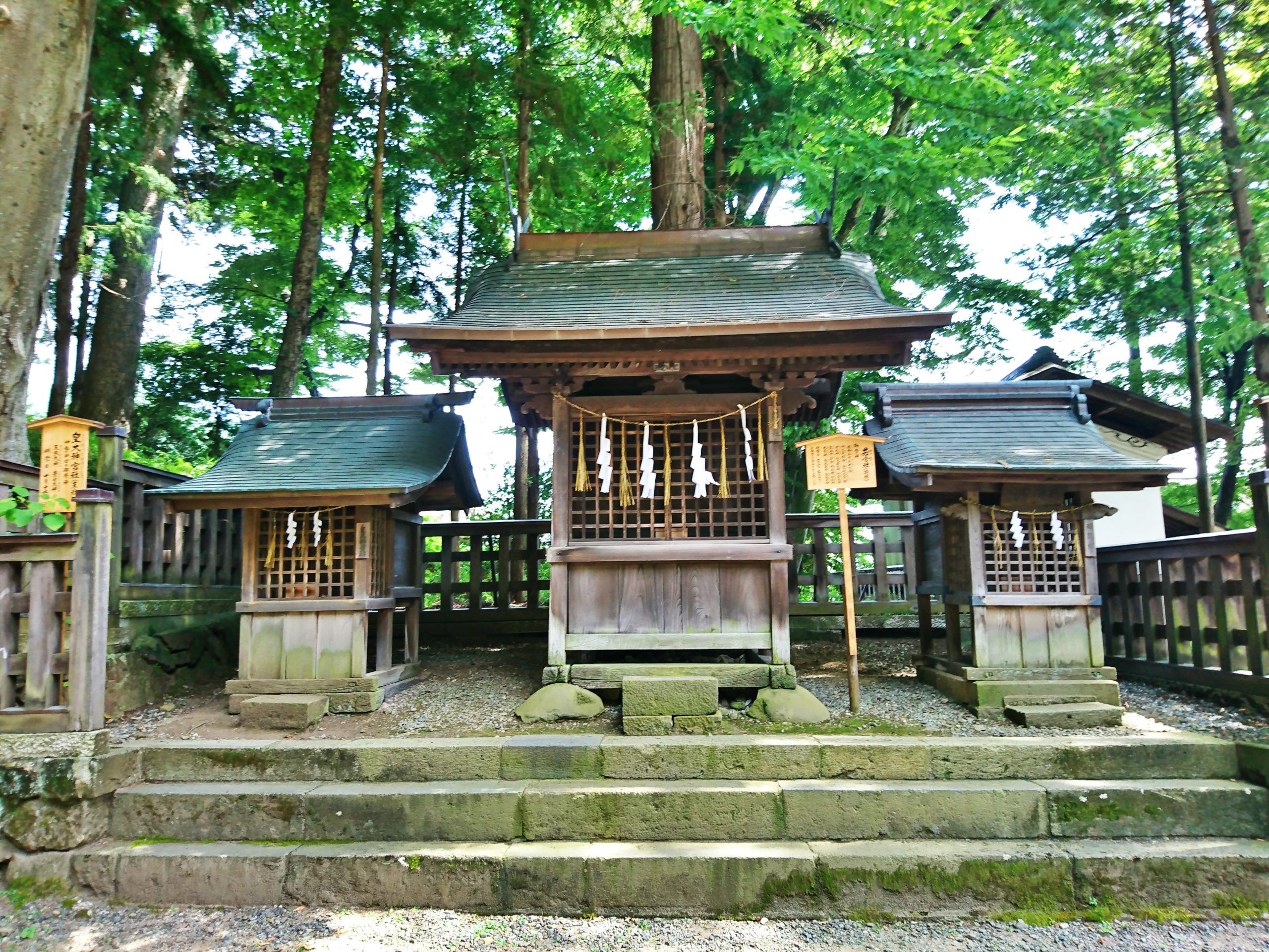 諏訪大社下社秋宮の皇大神宮社・若宮社・稲荷社 諏訪大社下社秋宮の皇大神宮社・若宮社・稲荷社
